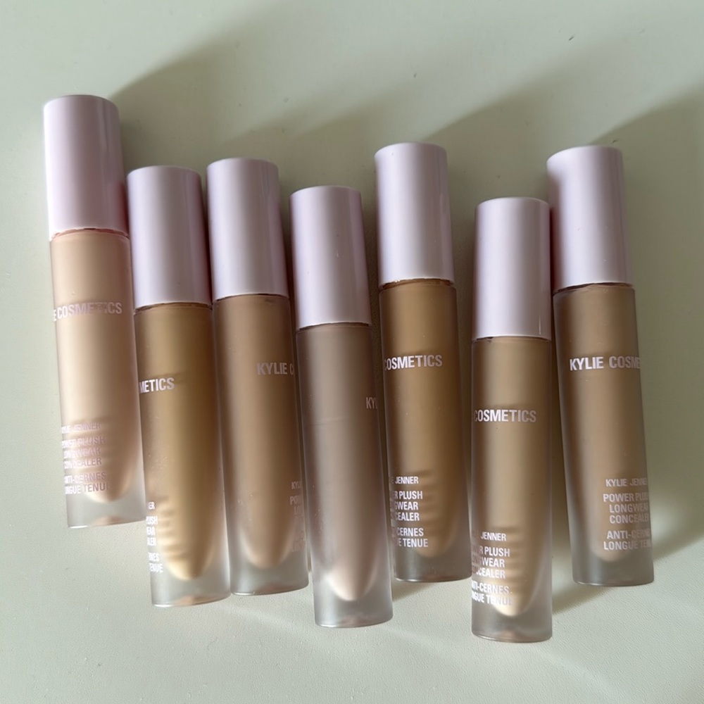 KYLIE COSMETIC CONCEALER